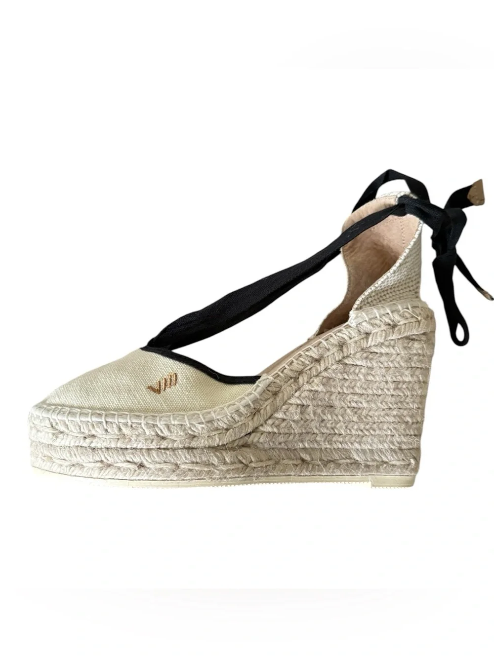 NWOB Viscata Espadrille 4” Wedge Heel Beige w/Black Trim Size 6.5 (US) 37 EU)